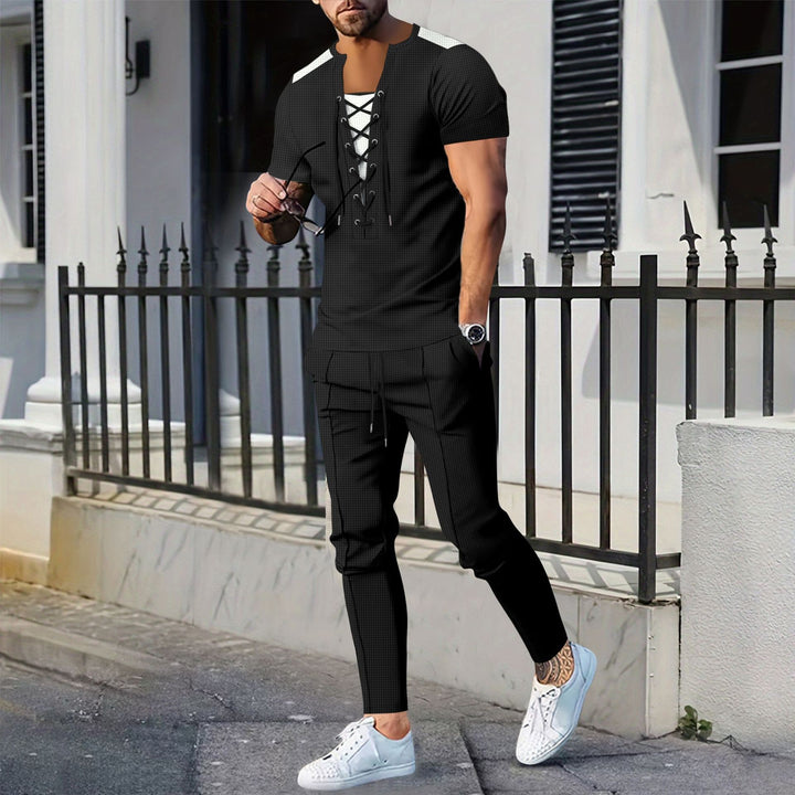 Herren modisches Kurzarm-Henley-T-Shirt mit strukturiertem Design und dekorativer Schnürung Echoarchiv