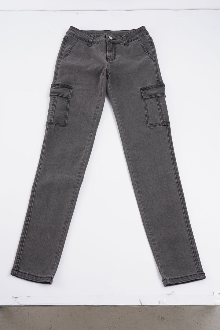 Damen Slim-Fit Cargo-Jeans mit seitlichen Pattentaschen und mittelhohem Bund – Dénora