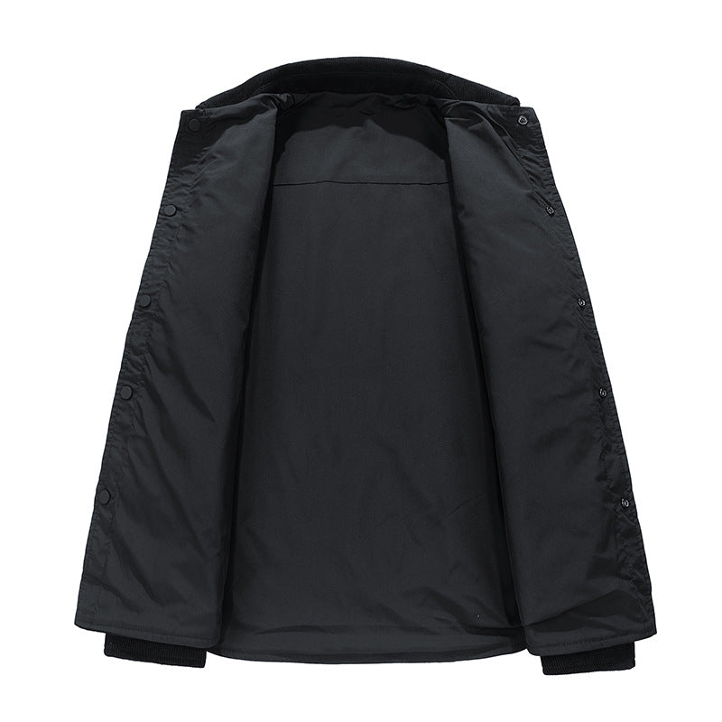 Herren Cordjacke mit Kentkragen, Brusttaschen und Druckknopfverschluss Echoarchiv