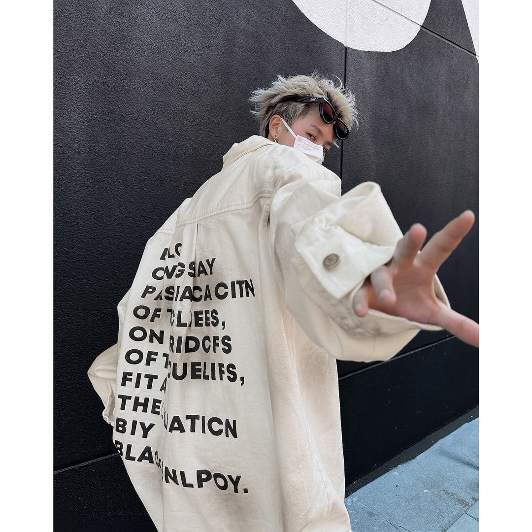 Herren Oversize-Denimjacke mit Fransen und grafischem Druck Echoarchiv