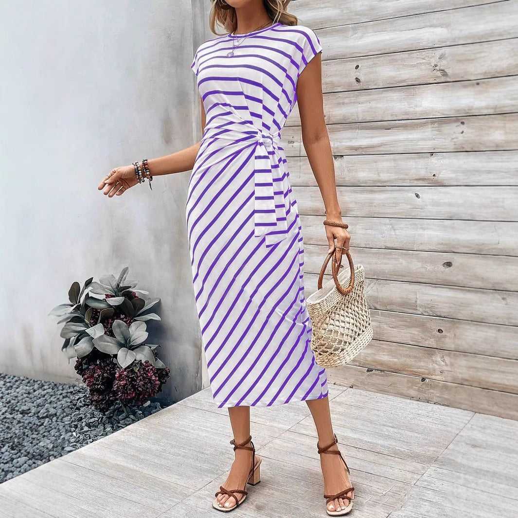 Damen Wickelkleid im modernen Streifenlook mit Taillenknoten Echo Archiv
