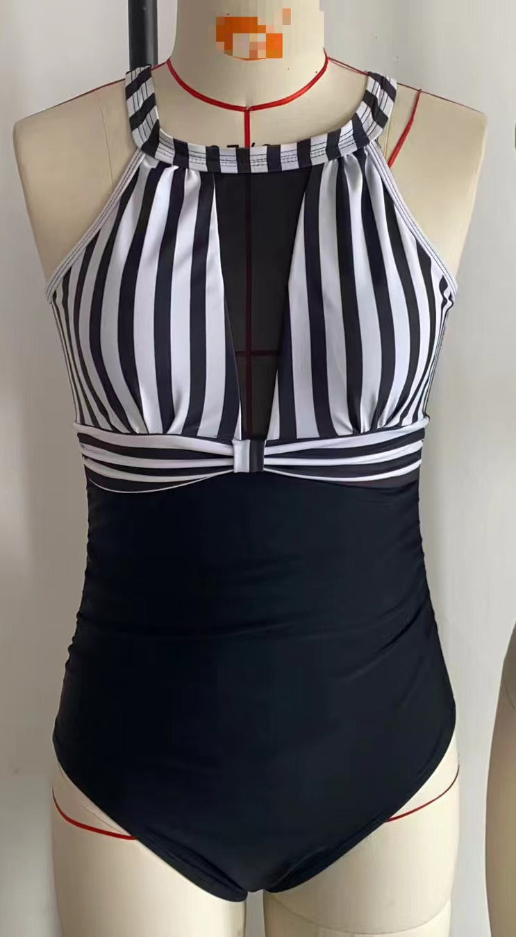 Damen Sportlicher Einteiler-Badeanzug mit raffinierter Mesh-Detail Echo Archiv