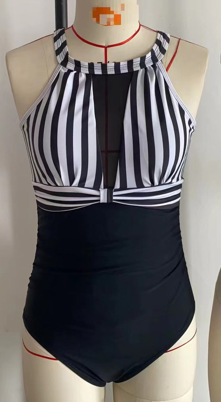 Damen Sportlicher Einteiler-Badeanzug mit raffinierter Mesh-Detail Echo Archiv