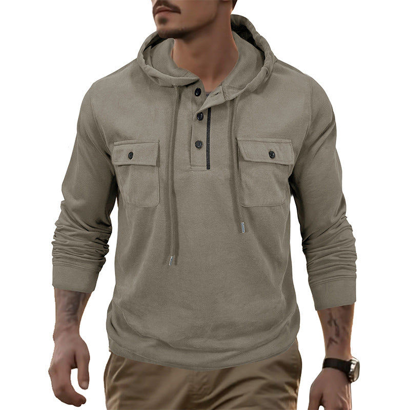 Herren Kapuzenshirt mit praktischen Brusttaschen und modischem Henley-Ausschnitt Echoarchiv