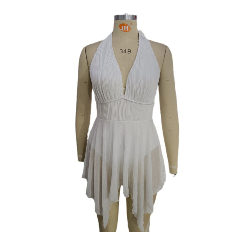 Damen Eleganter Wickel-Badeanzug mit tiefem V-Ausschnitt und Chiffonrock Echo Archiv