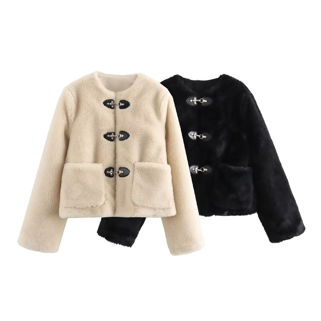 Damen Teddyjacke mit Knebelverschlüssen und großen aufgesetzten Taschen – Célinea
