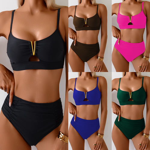 Damen Hochgeschnittener Bikini mit eleganter Goldapplikation Echo Archiv