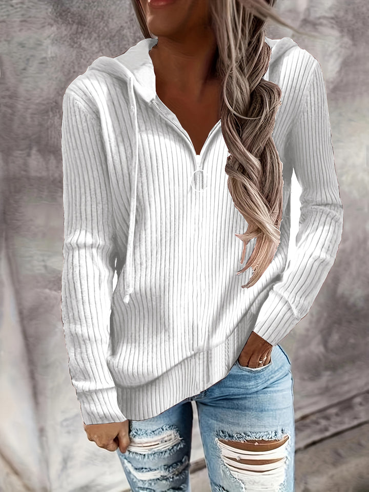 Damen Lässiger Rippstrick-Hoodie mit halbhohem Reißverschluss und Ringzipper – Auréline