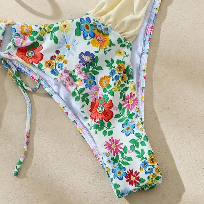 Damen Fröhlicher Blumendruck Bikini Echo Archiv