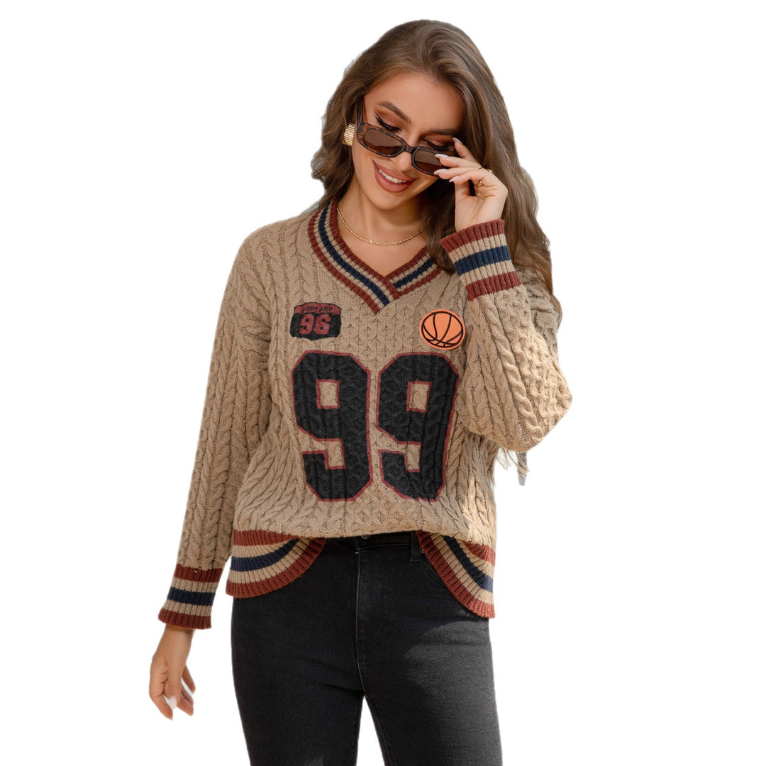 Damen Schräg ausgeschnittener Zopfstrick-Pullover im College‑Look Echoarchiv