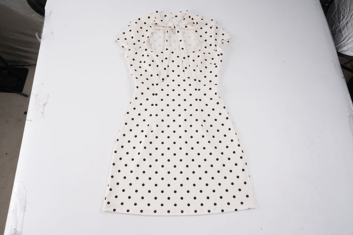 Damen Polka-Dots Minikleid mit modernem Kragen und verspieltem Schleifendetail Echo Archiv