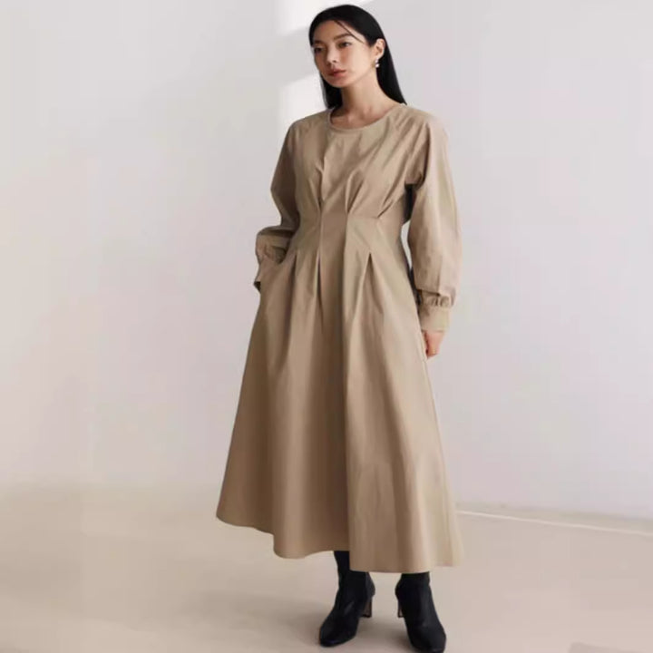 Damen Maxikleid mit Taillenabnähern, Rundhalsausschnitt und voluminösen Manschetten Echoarchiv