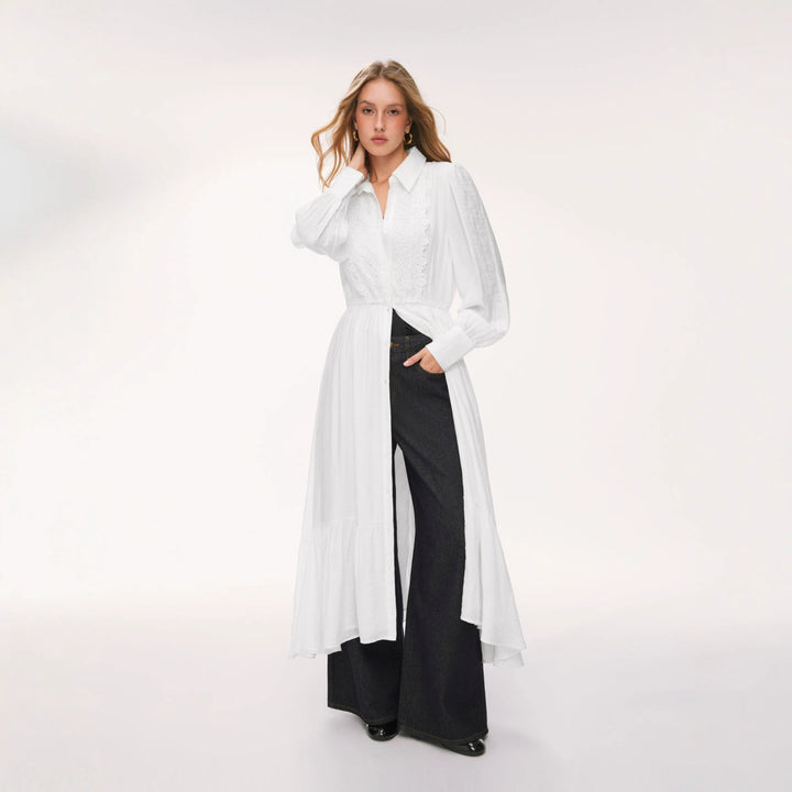 Damen Langes Hemdblusenkleid mit Spitzenbesatz, Taillierung und Stufenrock – Valéora