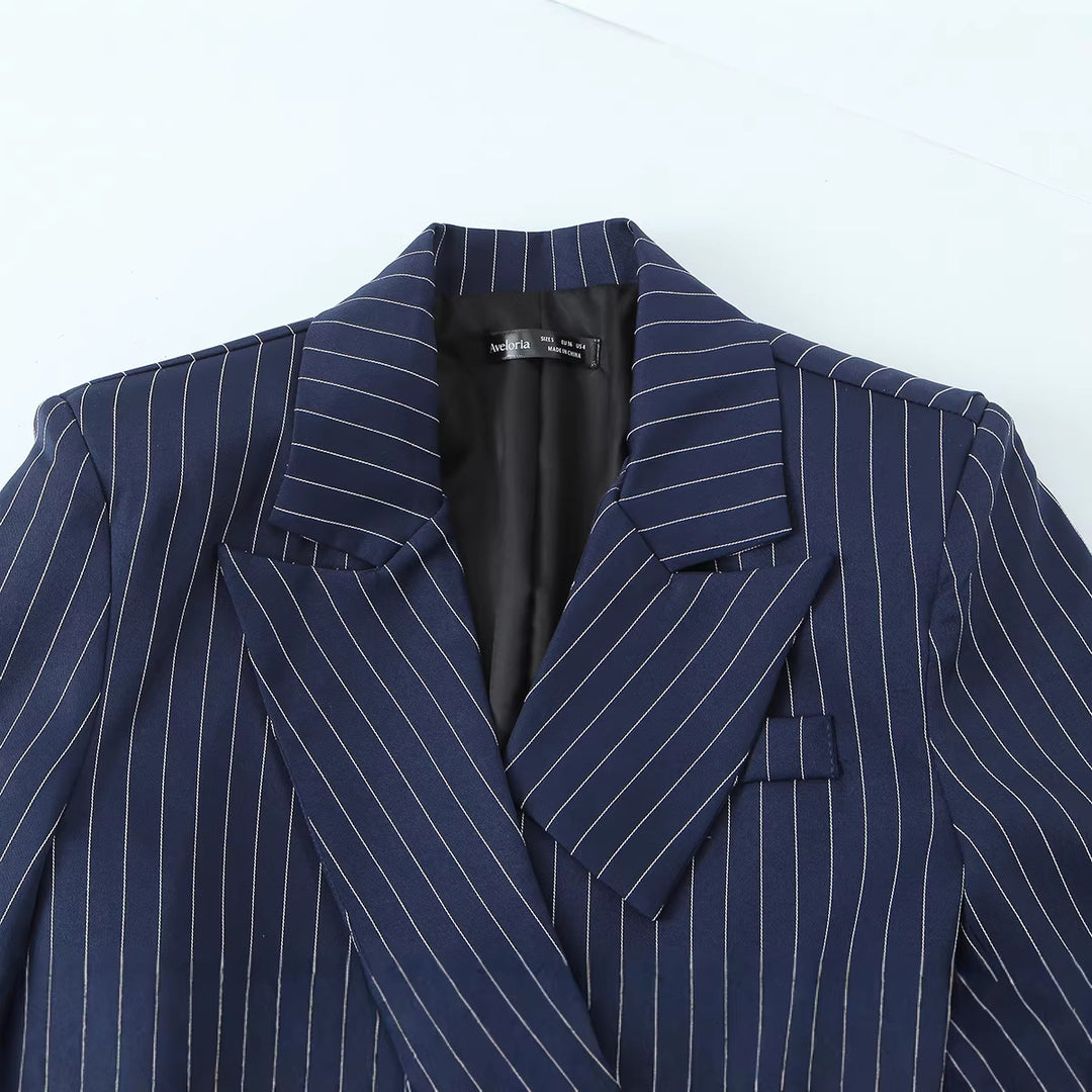 Damen Nadelstreifen-Tailored-Blazer mit markantem Revers, Pattentaschen und taillierter Silhouette Echo Archiv