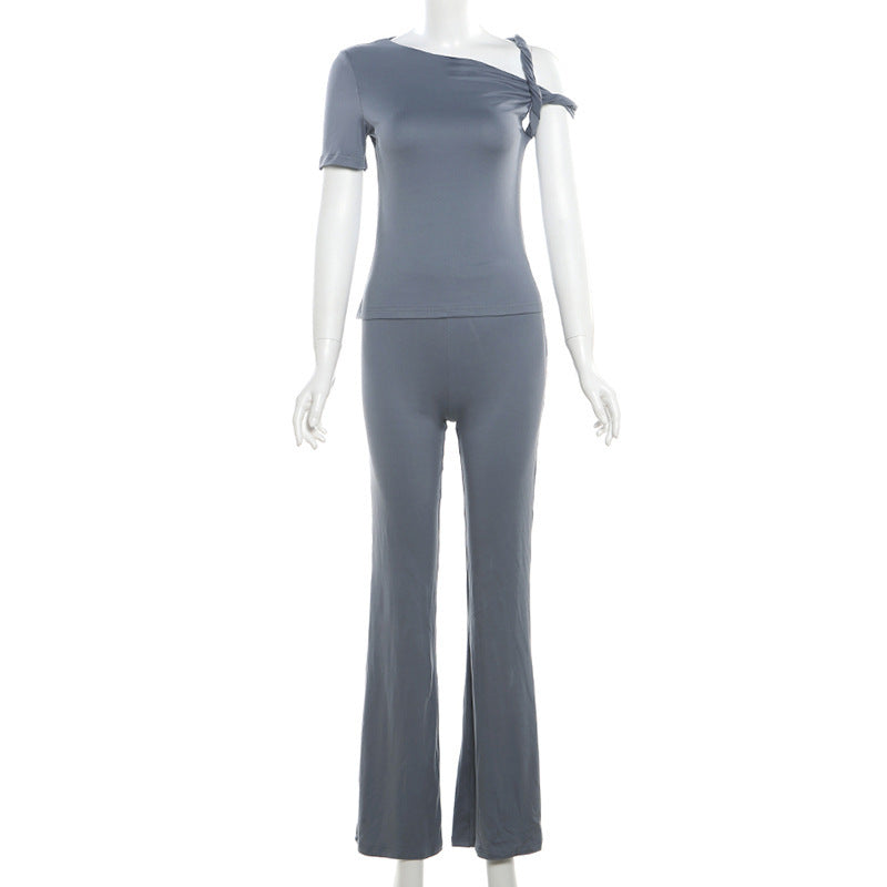 Damen Figurbetontes Jumpsuit mit asymmetrischem Schnitt und eleganter Schulterbetonung Echo Archiv