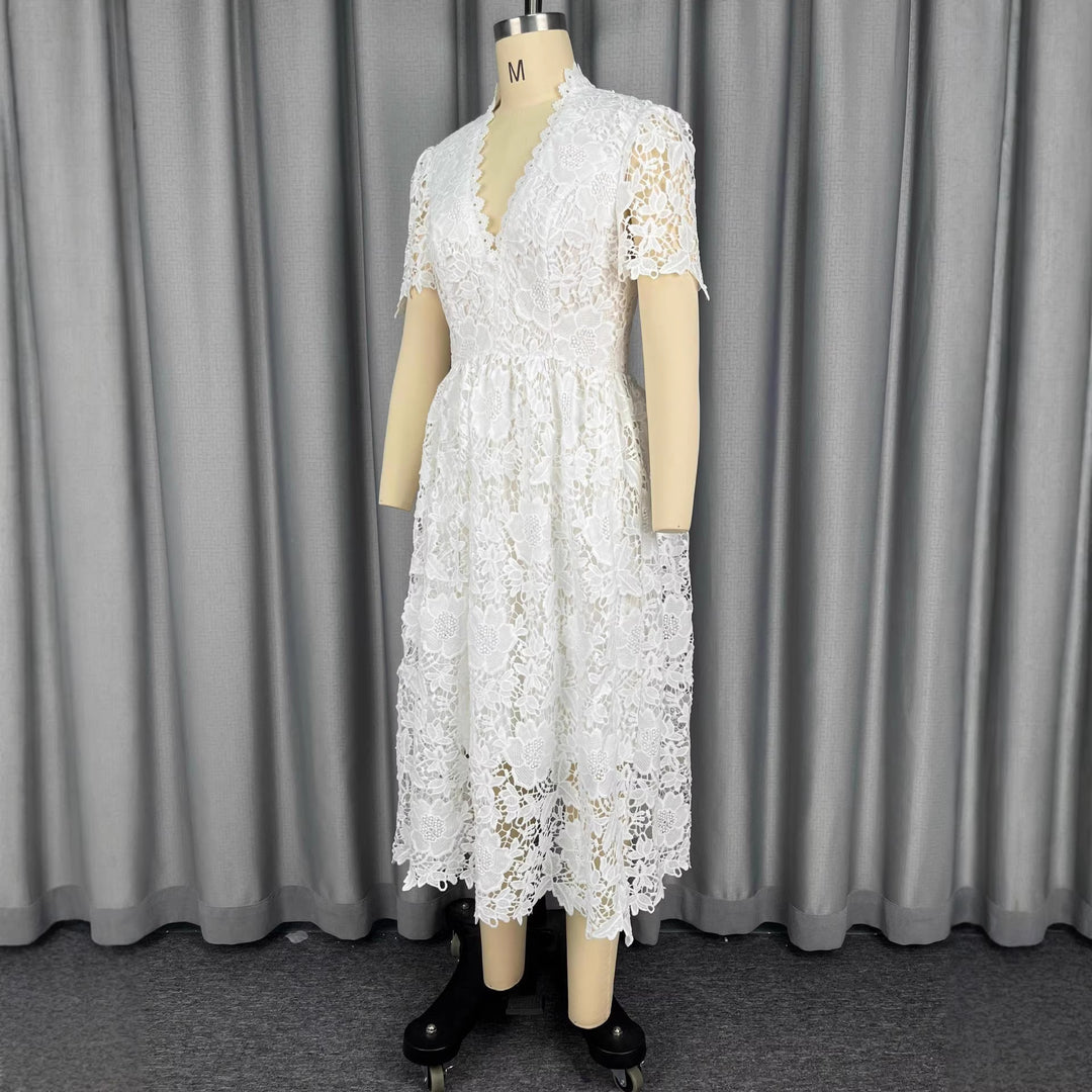 Damen Spitzen-Midi-Kleid mit elegantem V-Ausschnitt und Vintage-Rüschendetails Echo Archiv