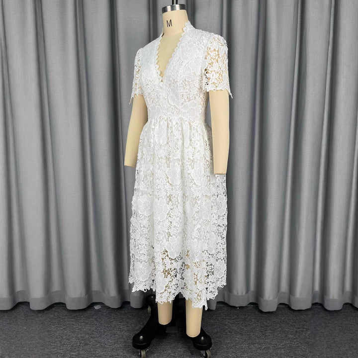 Damen Spitzen-Midi-Kleid mit elegantem V-Ausschnitt und Vintage-Rüschendetails Echo Archiv
