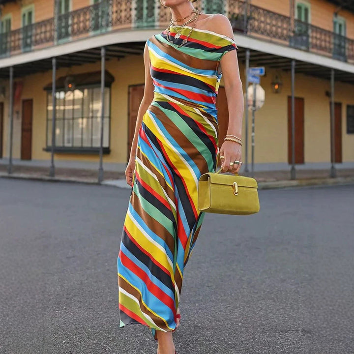 Damen nan asymmetrisches schulterfreies Maxikleid mit diagonalem Streifenmuster und taillierter Silhouette Echo Archiv