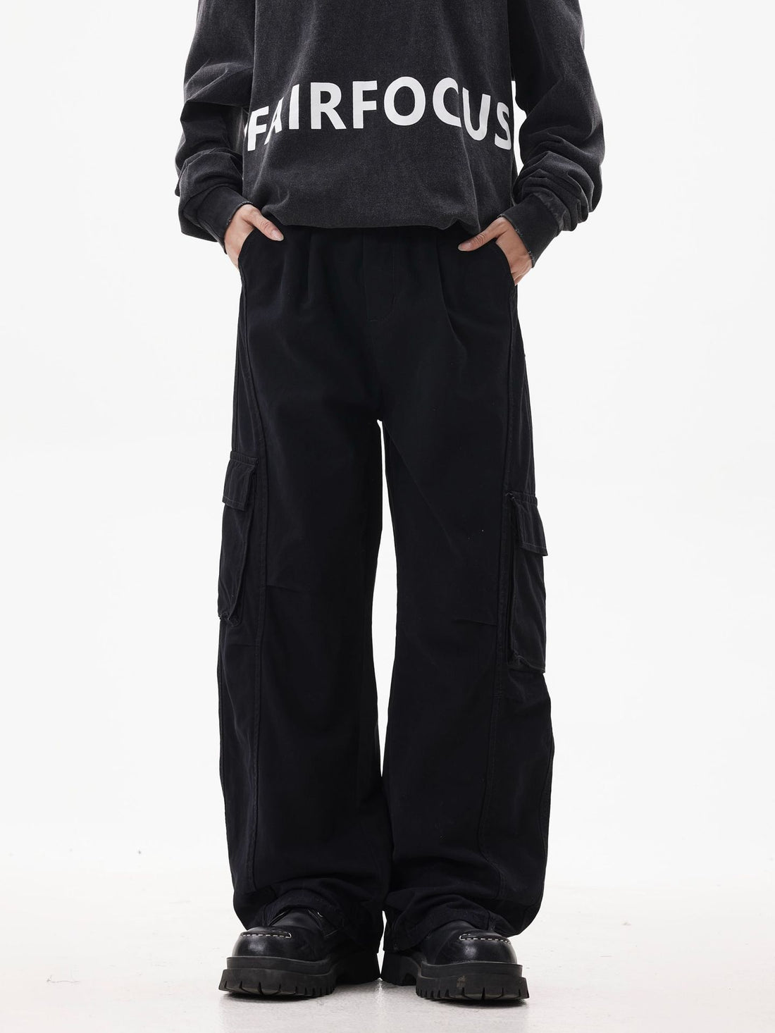 Herren Utility-Cargohose im Oversize-Twill mit tiefem Schritt und aufgesetzten Pattentaschen Echo Archiv