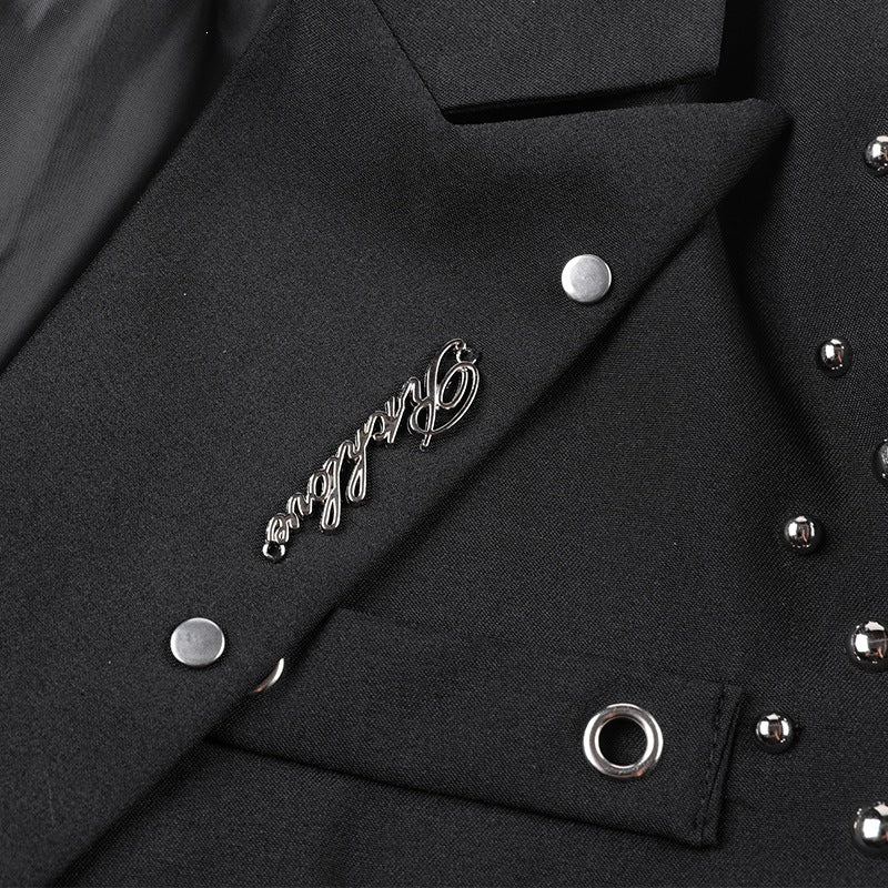 Herren Kurzblazer-Jacke im Rockigen Biker‑Look mit Nietenbesatz, Doppelreiher & Ärmel-Schnallen Echoarchiv