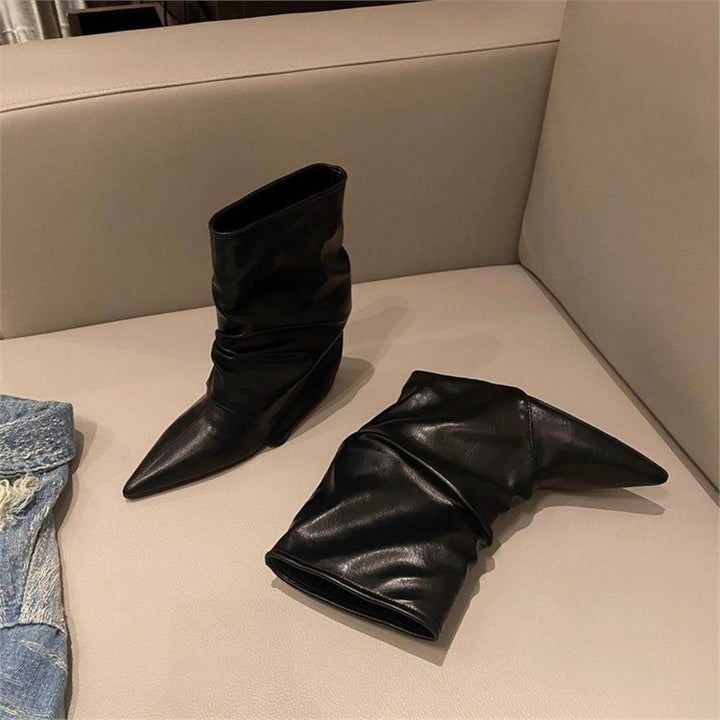 Damen Schlupf-Stiefelette mit gerafftem Schaft und eleganter Spitzkappe Echo Archiv