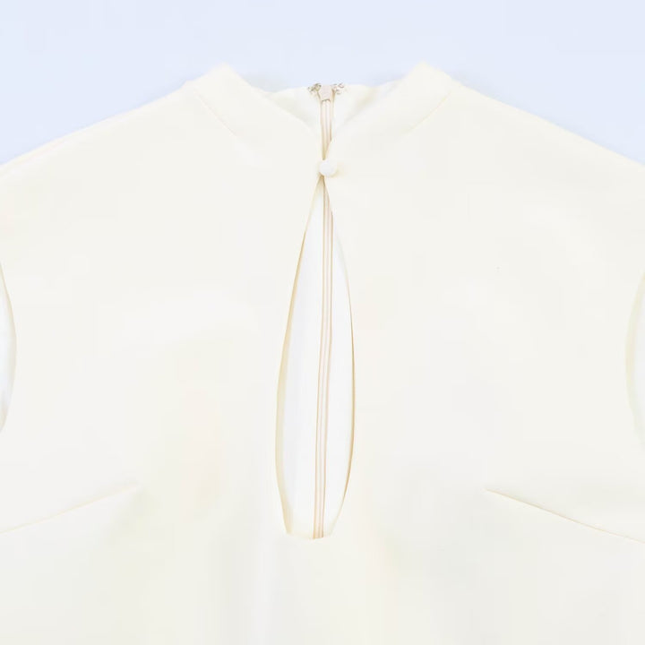 Damen figurbetontes Sommerkleid mit V-Ausschnitt und Rückenschlitz Echo Archiv