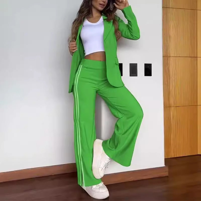 Damen nan sportlich-elegantes Zweiteiler-Blazer-Set mit tailliertem Blazer und weitem Jogginghosen‑Schnitt samt Seitenstreifen Echo Archiv