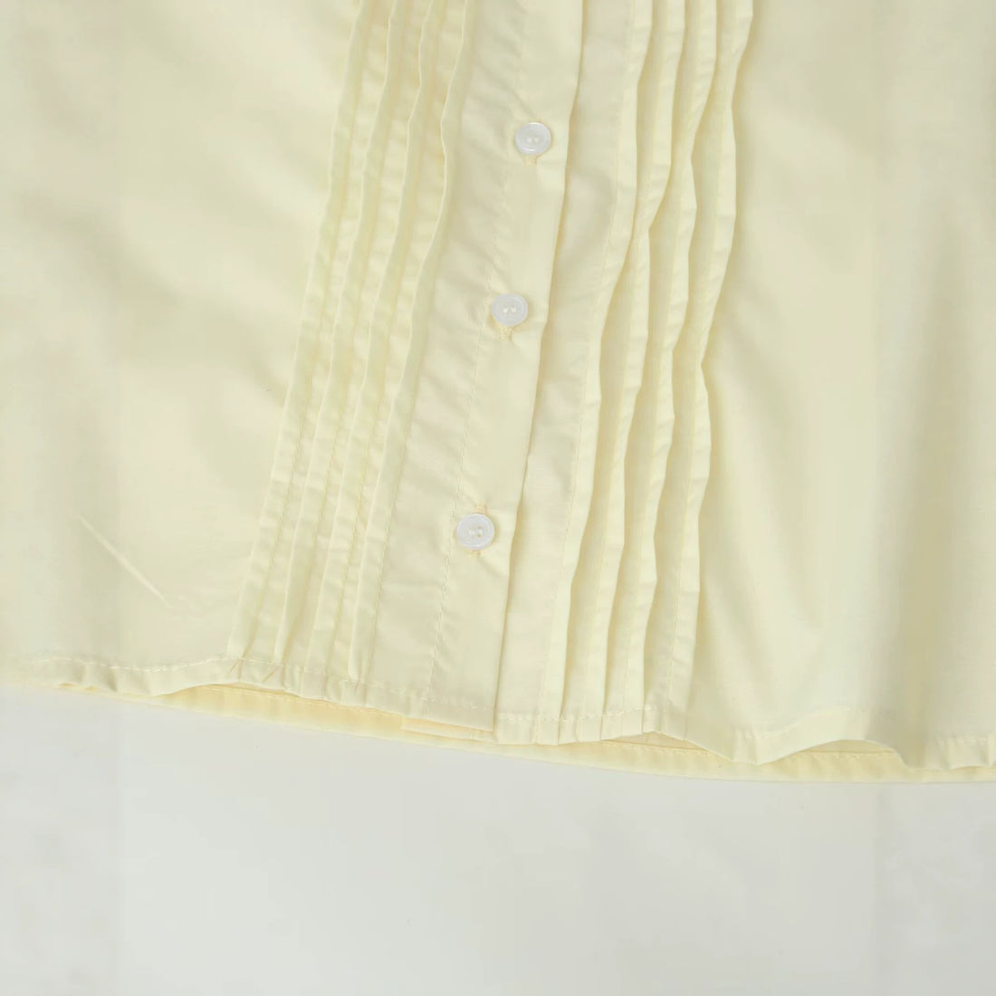 Damen Schlichte Chiffonbluse mit Rüschensaum, kurzen Ärmeln und Biesen-Front Echo Archiv