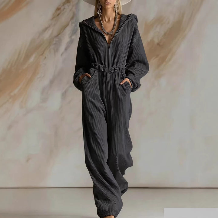 Damen Plissierter Kapuzen-Jumpsuit mit Reißverschluss und elastischer Taille – Solévia
