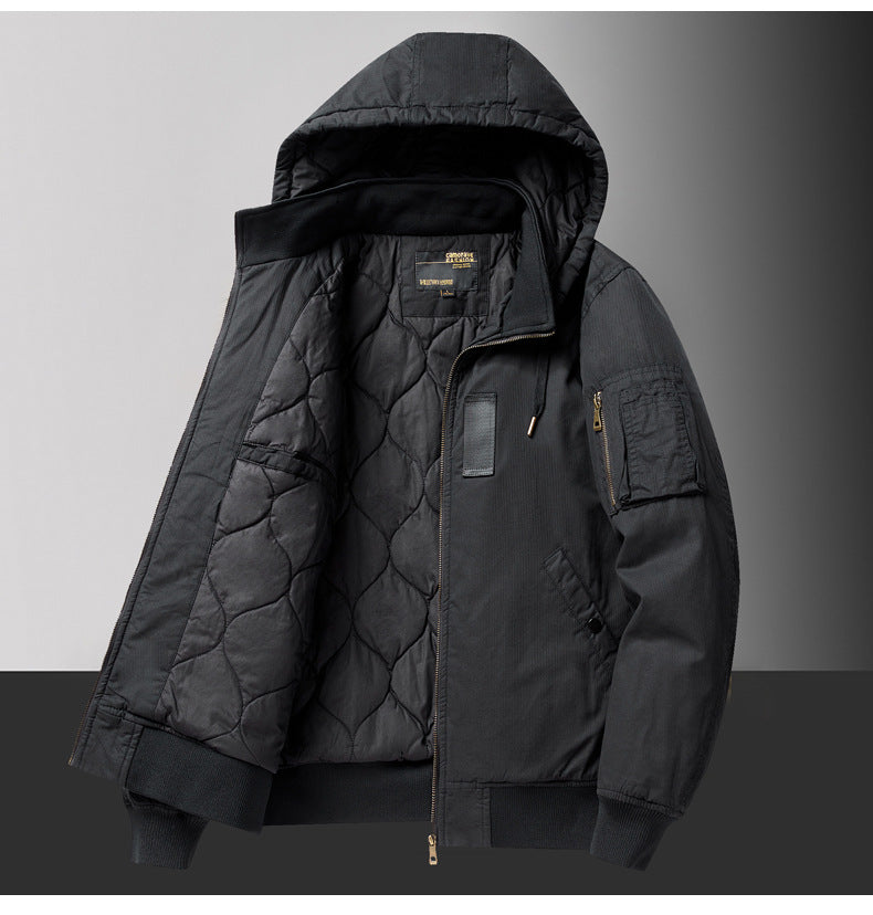 Herren  Kapuzen Stepp Thermal Bomberjacke mit Utility-Tasche an den Ärmeln und gerippten Besätzen Echo Archiv