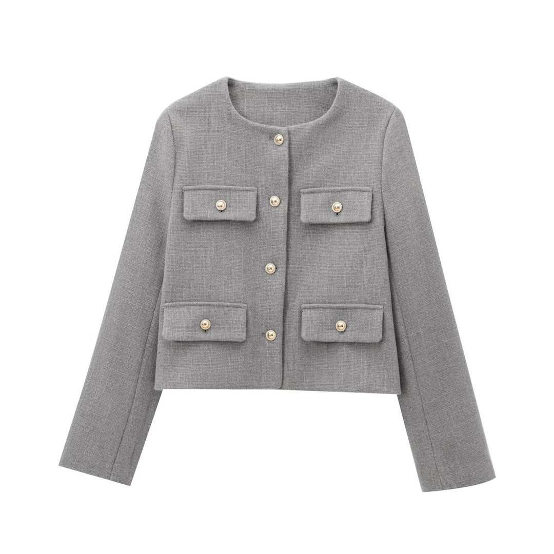 Damen kurz geschnittene Bouclé-Tweedjacke mit Rundhalsausschnitt Zierknopfdetails und aufgesetzten Pattentaschen – Célinea