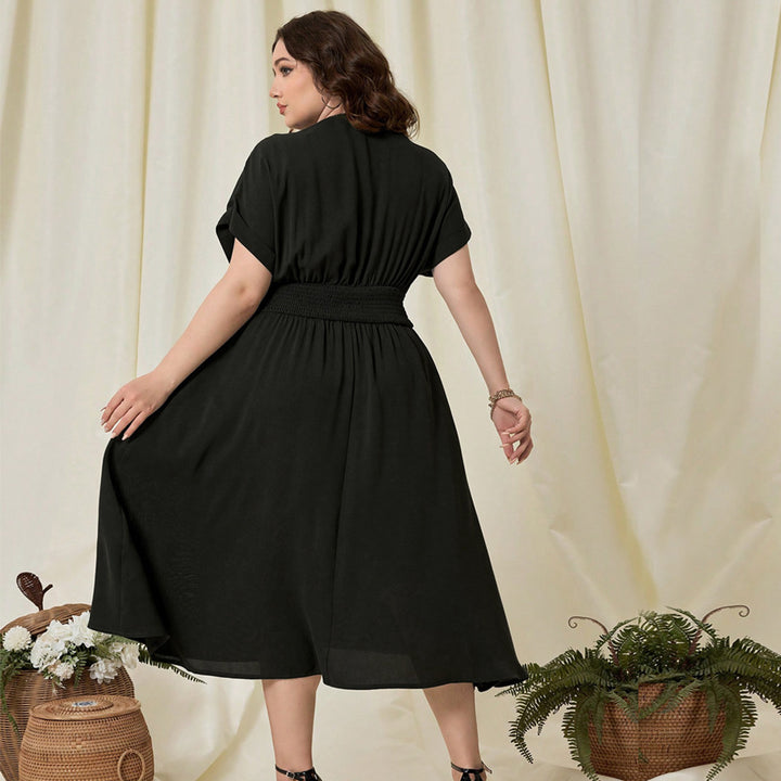 Damen Maxikleid mit elegantem Wickeldesign und fließendem Saum Echo Archiv