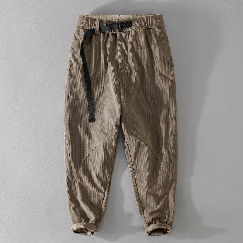 Herren Kord-Chino mit elastischem Bund, Gurtbandschließe und konischem Schnitt Echoarchiv