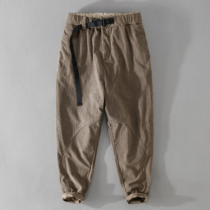 Herren Kord-Chino mit elastischem Bund, Gurtbandschließe und konischem Schnitt Echoarchiv