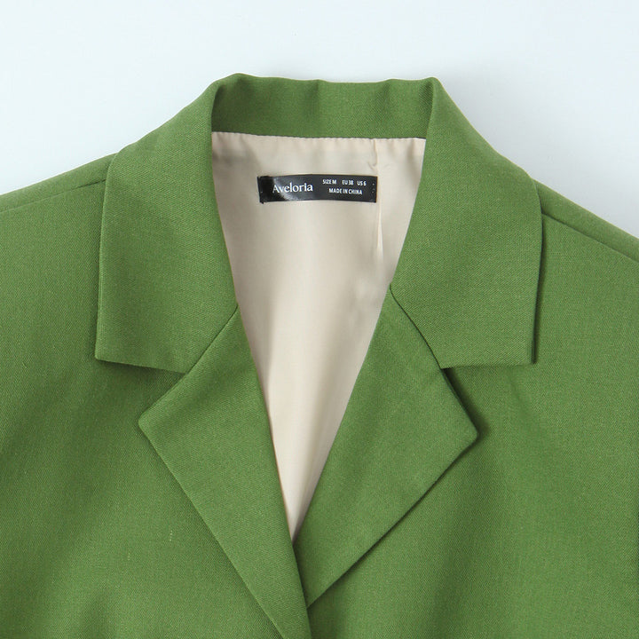Damen Taillierter Blazer mit elastischem Taillenzug und dekorativen Schmuckknöpfen Echo Archiv
