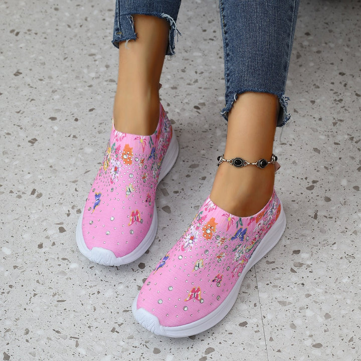 Damen Slip-On Strick-Sneaker mit elastischem Schaft, Blumenprint und Strassbesatz – Névara