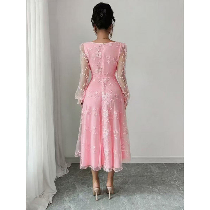 Damen Midi-Kleid mit floralen Spitzenärmeln und schwingendem Saum Echo Archiv