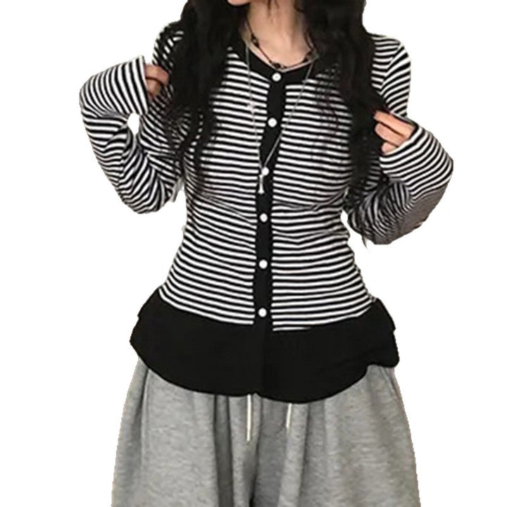 Damen nan feiner Kurzcardigan mit Knopfleiste, Spitzenkragen und welligem Saum Echo Archiv