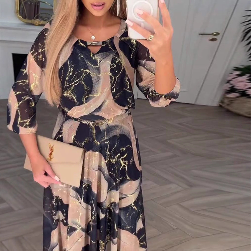 Maxikleid für Damen im fließenden Chiffon-Look mit abstraktem Marmorprint und 3/4-Ärmeln – Valéora