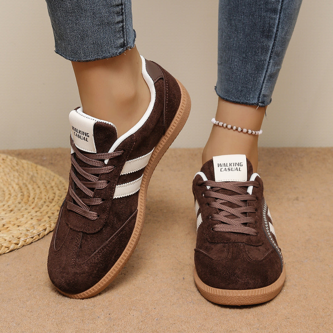 Damen Retro-Sneaker aus Veloursimitat mit gumähnlicher Laufsohle Echo Archiv