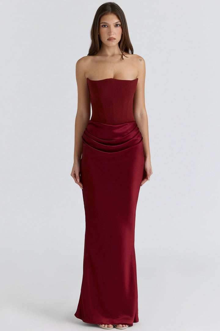 Damen Elegantes Abendkleid mit Herz-Ausschnitt und schimmerndem Oberteil Echoarchiv