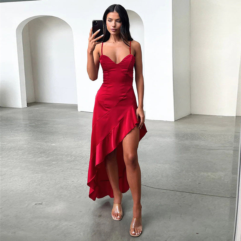 Damen Elegantes Abendkleid mit tiefem V-Ausschnitt und fließendem Rock Echo Archiv