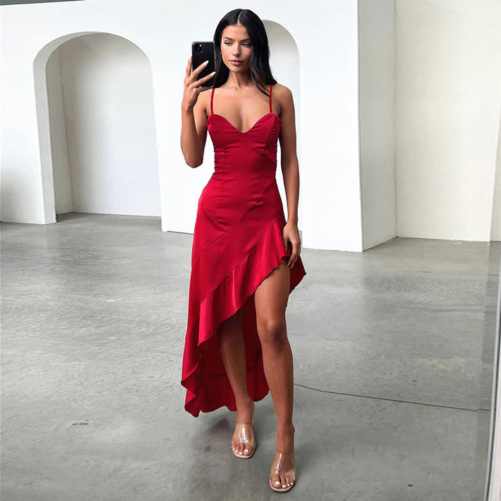 Damen Elegantes Abendkleid mit tiefem V-Ausschnitt und fließendem Rock Echo Archiv