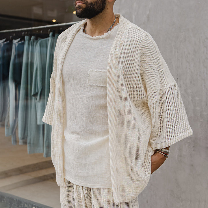 Herren luftiges Freizeit-Outfit mit Übergangsjacke und Shorts Echoarchiv