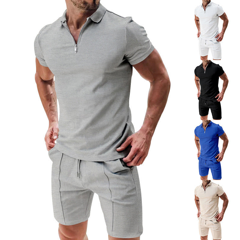 Herren Sportliches Kurzarmshirt mit Reißverschluss und passenden Shorts Echoarchiv