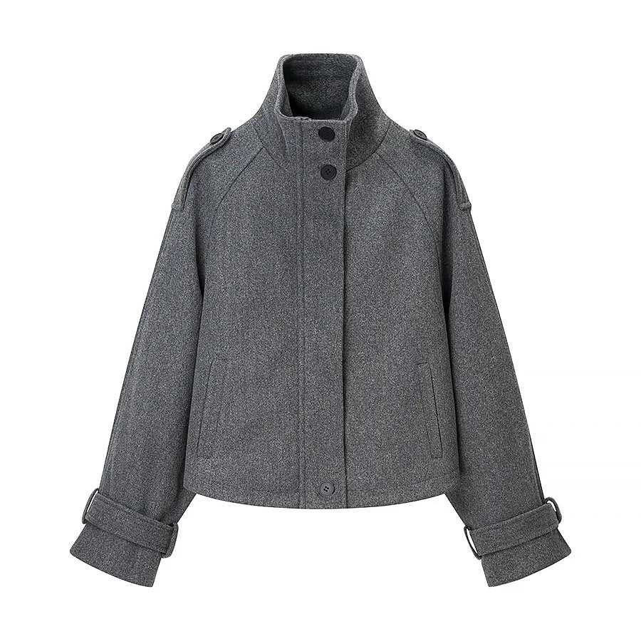 Damen kurze boxy Wollmixjacke mit hohem Stehkragen, Schulterpatten und verstellbaren Schnallenmanschetten – Célinea