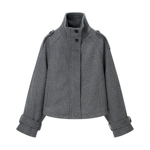 Damen kurze boxy Wollmixjacke mit hohem Stehkragen, Schulterpatten und verstellbaren Schnallenmanschetten – Célinea