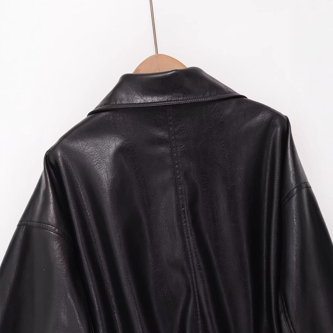 Damen Cropped-Blouson im Bomberstil aus veganer Glattlederoptik mit hohem Stehkragen Echoarchiv