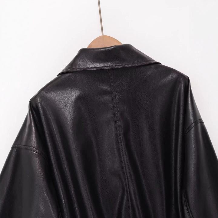 Damen Cropped-Blouson im Bomberstil aus veganer Glattlederoptik mit hohem Stehkragen Echoarchiv