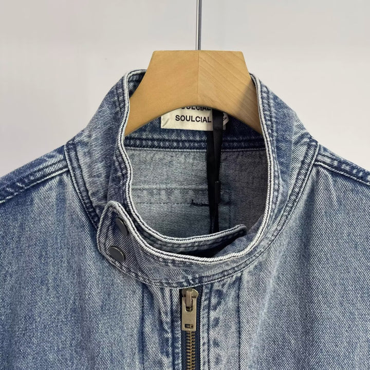 Herren Relaxed Denim-Utility-Jacke mit Stehkragen und kontrastierter Brusttasche Echoarchiv